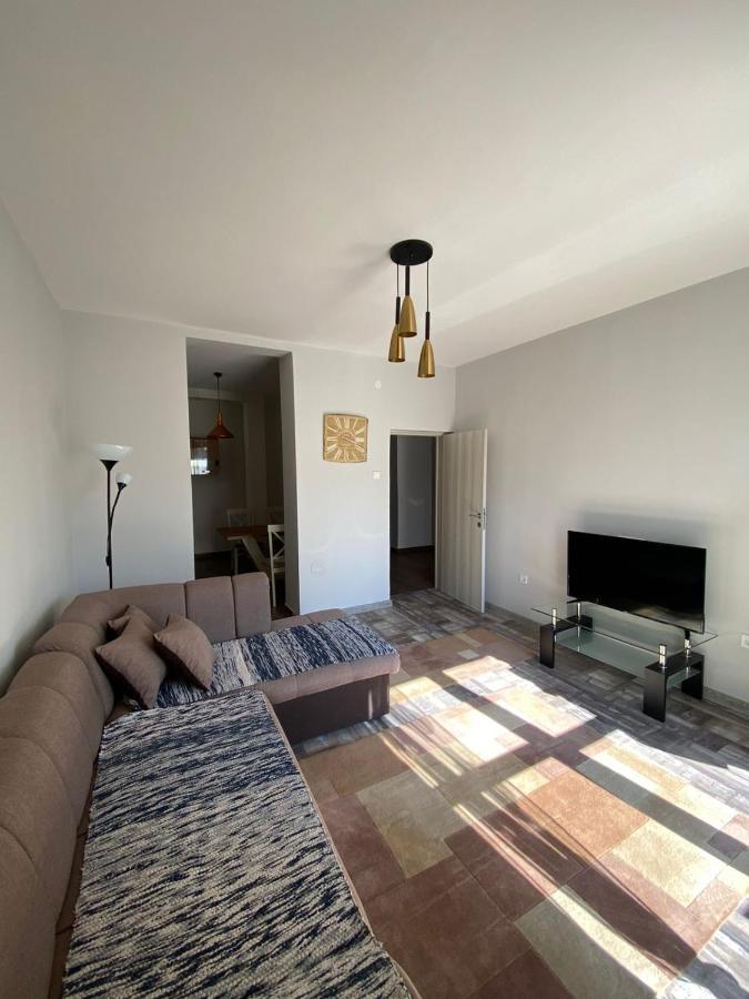 Apartmani Vila Cetinje Ngoại thất bức ảnh